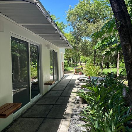 Ferienwohnung Casa Mariposa Tola Exterior foto